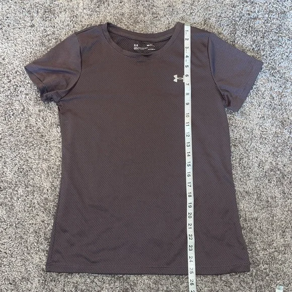 Women's Short Sleeve Purple Loose Fit Heat Gear Under Armour Shirt - Picture 5 of 6